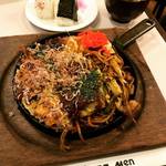 【京都ランチめぐり】寺町京極の知る人ぞ知る名店！炭水化物祭りランチは昭和ガッツリ系「ミスターヤングメン」