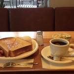 ブックカフェのパイオニア★ほっこりモーニング「大垣書店 &cafe 高野店」