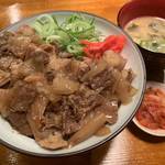 話題の唐揚げ店で絶品ホルモン丼ランチ「京都串焼きホルモン 梅しん 六角店」
