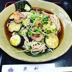 【京都ランチめぐり】二条城スグの創業80年余の老舗蕎麦！メニュー豊富で有名人もご贔屓「更科」