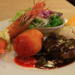 行列店☆人気はジューシーな黒毛和牛のハンバーグ♪「洋食屋AKIRA」【長岡京ランチ】
