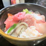 【京都ランチ】四条烏丸エリアの穴場 "山盛り海鮮丼"ランチ「一楽家」