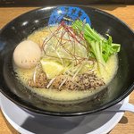 【京都ラーメン】人気グループの一号店！鶏を味わい尽くす一杯「キラメキノトリ」