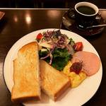 【京都モーニングめぐり】朝7時オープン！たっぷりサラダとサイフォン式コーヒーでほっこり☆「Cafe★Star カフェスター」