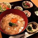【京都ランチめぐり】しっぽりとした京町家割烹でコスパいい湯葉丼定食！ロケーション抜群の人気店「美先」
