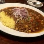 【京都バー】楽しい美味しい！BARで食べる♩深夜カレー「Maggy's(マギーズ)」