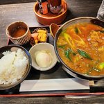 柔らか京風うどんのまろやかカレーうどんランチ「手打ちうどん やまびこ 伏見店」