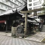 【京都神社めぐり】京都駅スグのビルの狭間にある小さな祠！平安時代創建の縁結びの神様☆「道祖神社」