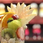 やっぱり果物が美味しい！盛り盛りフルーツパフェ厳選５店【まとめ】