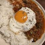 【河原町周辺】限定1日20食‼︎「KAO」でいただく厳選スパイスで仕上げられた特製カレー！
