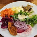 充実サラダビュッフェとメインのスパニッシュランチ！山科駅近く「ソブレメサ」