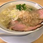 大阪の塩ラーメン行列店「らーめん鱗（うろこ）」が京都初上陸！