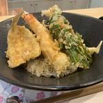 京都でカウンター天ぷら！ランチの天丼もオススメ「富小路 天ぷら まつ井」