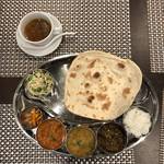 高瀬川沿いでリアルインド体験！インド料理 KHAJURAHO （カジュラホ）【京都】