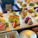 【京都ランチ】見て美しく、食べて美味しい♡あなただけのオリジナル手織り寿司を楽しんで♩『AWOMB西木屋町』