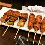 【京都焼鳥めぐり】山科駅前の人気店！京赤地鶏＆備長炭使用でバリエーション豊富☆炭火やきとり「信」