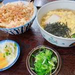 京都・伏見桃山の高コスパランチ！蕎麦屋「薮そば」は麺と丼がセットで880円