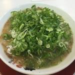 【京都ラーメン】あの地元人気店『ラーメン横綱』の味を自宅で完コピ！青ネギまみれもカスタマイズも◎