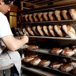 【2400万回再生】京都の山奥にある唯一無二のパン屋！薪窯で焼かれる素朴で最高のパン「弥栄窯」