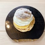 四条烏丸から徒歩1分の極楽、手毬シュークリーム＆cafe『amagami kyoto』