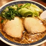 京風中華パイオニア直系の味！侮れない美味しさのラーメン必食「広東料理 飛雲」
