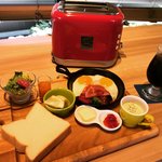 【京都モーニング】リニューアルオープン！自家製生食パンを選べるトースターで「からふね屋珈琲店」