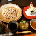 【京都ランチ】蕎麦激戦区の住宅街にある地元民御用達店！安定の根強い人気ぶり「京都団楽」