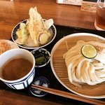 【京都ランチめぐり】行列必至の人気！丁寧な仕事ぶりの絶品手打ちうどん「饂飩店よこやま」