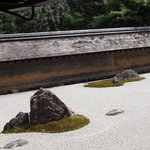 世界遺産『龍安寺』、有名な石庭で謎解きをしながら眺めてみそう