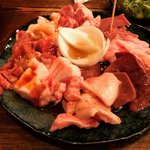 【京都焼肉めぐり】ブタこそ正義！ディープエリアの知る人ぞ知る豚肉ホルモン専門店「豚金」