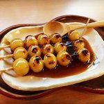 【京都和菓子】みたらし団子発祥の地・下鴨神社門前のテッパン甘味処「加茂みたらし茶屋」
