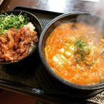 【京都コスパランチ】煮えたぎる熱々石鍋スン豆腐＆秘伝ダレカルビ丼最強セット「韓丼」