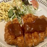 【京都とんかつ】サクサクで肉厚ジューシー！デミソースが決め手★『とんが』