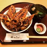 【京都ランチ】はみ出す炭火焼国産鰻丼はお手軽価格で最高「千里うなぎ」