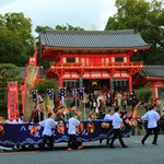 【八坂神社】活気があり華やか、商売繁盛の祈願『えびす船巡行』