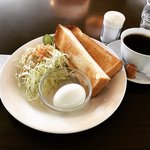 【京都モーニング】北野白梅町の名物店☆24時間営業の老舗喫茶「ハーバーカフェ」