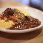 パイカカレーと絶妙の”隠れ家感”☆喫茶スペース「山福」× 「ホホホ座三条大橋店」【河原町三条】