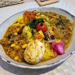 京都 哲学の道近くのスパイスカレーとワインのお店「SPICE SALON To-la-la（トララ）」