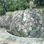 【京都ぶらり】知る人ぞ知る京都御所に残る時代を語る石たち「旧二条城の石垣」
