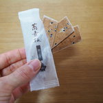 かりっと食感が楽しい、老舗『尾張屋』の「蕎麦板」は噛めば噛むほど甘みが出る
