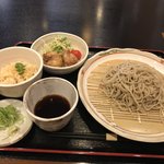 【京都ランチ】手打ち十割蕎麦と小鉢やご飯付日替わり定食「Ken Gyu（牽牛）」