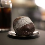 黒いマリトッツォに黒のラテ☆ブラックコーデのカフェオープン！【京都・河原町高辻】