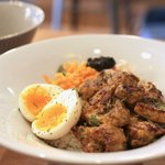 意外にハマる『タンドリーチキン丼』☆京都スパイスカレー「明星咖喱」【車折神社】