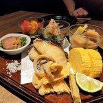 四条烏丸近く、和食もいただける隠れ家ワインバー「葡萄酒堂（わいんどう）」