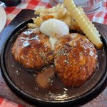 ハンバーグ２個でも950円！京大生ご用達の「ジェイムスキッチン」