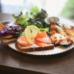 小さく静かなお店で美しいオープンサンド☆「燕尾カフェ」【京都・紫野】