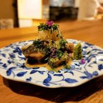 京都御所南に佇む予約必至の和食店。日本酒と親和性の高いアテの数々「つろく」