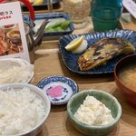 【京都ランチ】お好きな干物と選べる小鉢で自分好みの定食ランチ『ヒモノ照ラス＆スタンドヒモコ』