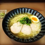 【京都ラーメン】丹念な地鶏スープの塩ラーメン☆味変材でイタリアン「鶏そば223」