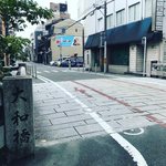 【京都ぶらり】人気観光スポット祇園白川の石橋☆四季折々の彩り見せる「大和橋」
